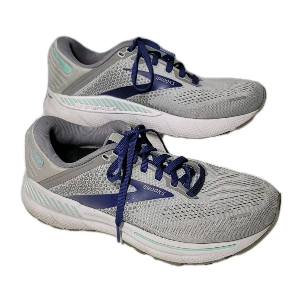 Brooks Adrenaline GTS 22 Women's Size 10.5 D (Wide) Running Shoes Gray